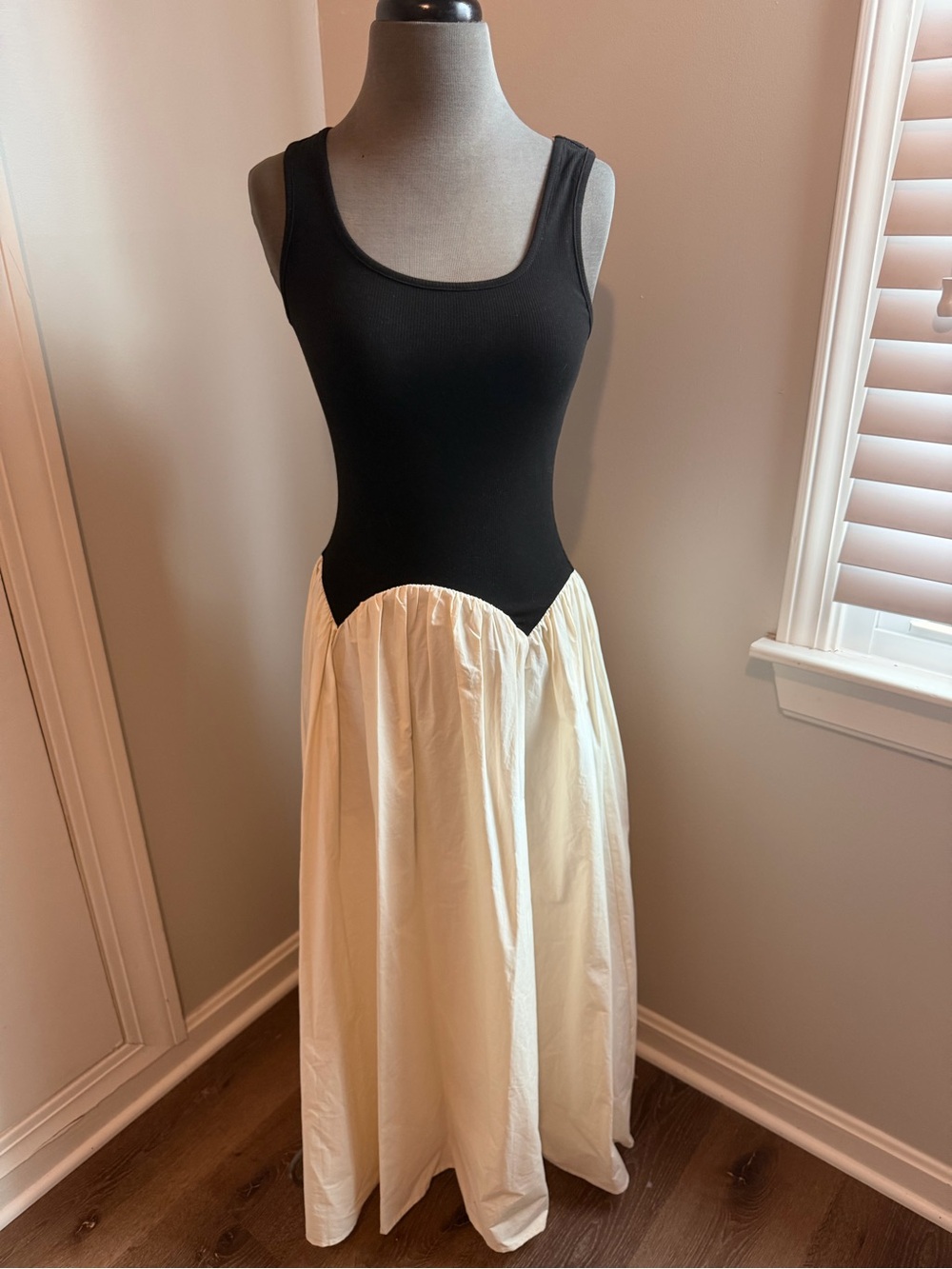Black & Cream Sleeveless Mixed Media Maxi Dress